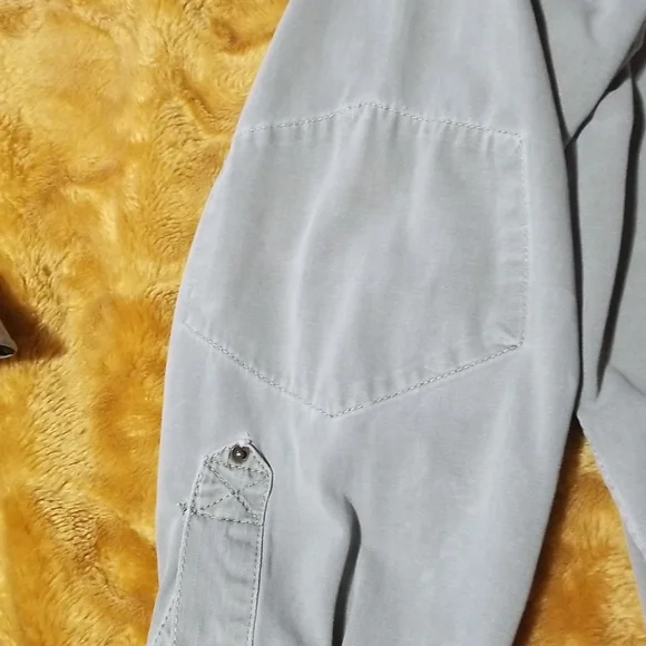 3 for 20. Mens Levi Strauss  shirt.  Medium - Picture 7 of 8